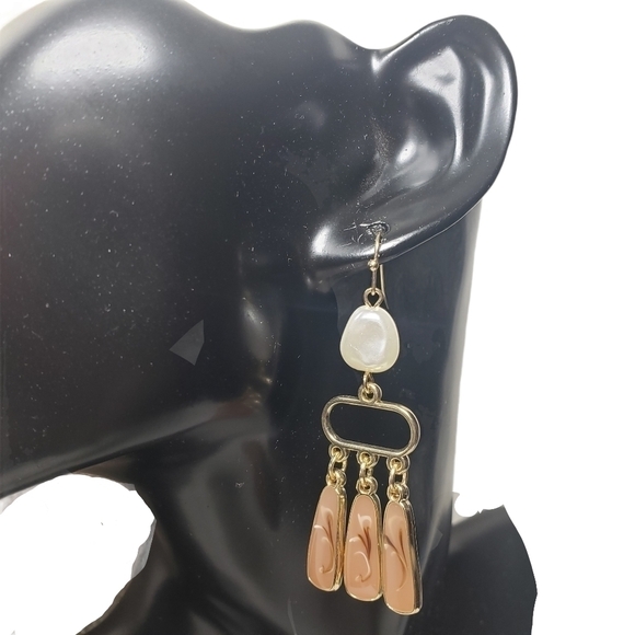 A New Day Tan Drop Hook Earrings Sz OS - Picture 4 of 5